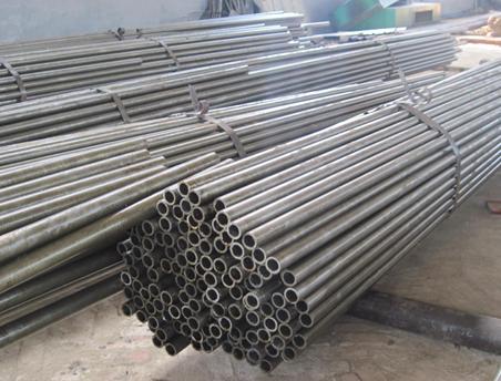 山東小口徑（jìng）無縫鋼管（guǎn）
