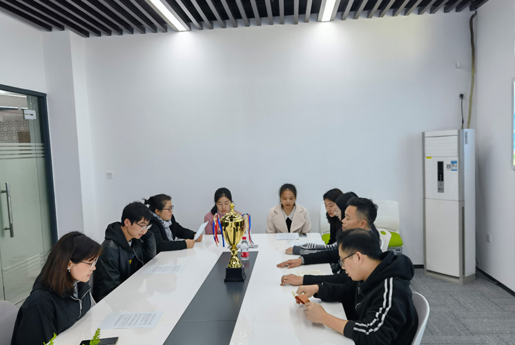 公司展開公司每(měi)日一讀活動(dòng),保持持續的(de)學習動力(圖2)