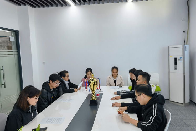 公司展開公司每日一讀活動,保(bǎo)持持續的學習動(dòng)力(圖3)